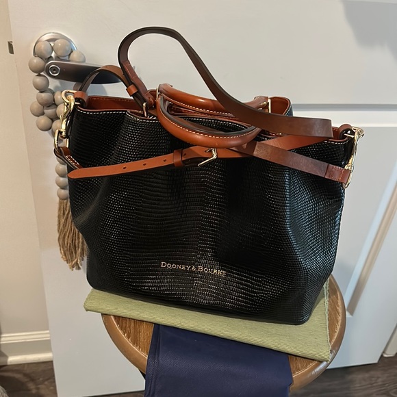 Authentic Dooney & Bourke, large Barlow - Picture 3 of 14